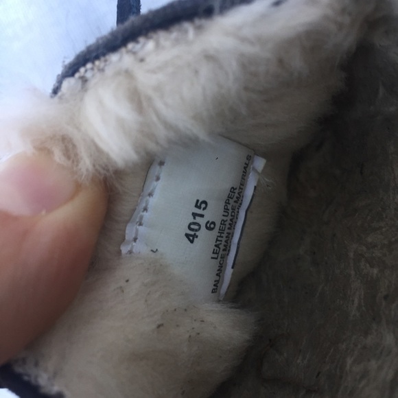 Minnetonka leather moccasins gray size 6 Sherpa - Picture 3 of 5